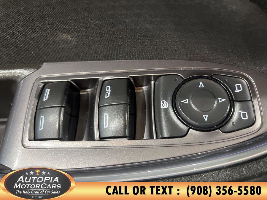 Used 2017 Chevrolet Malibu LT FWD image 16