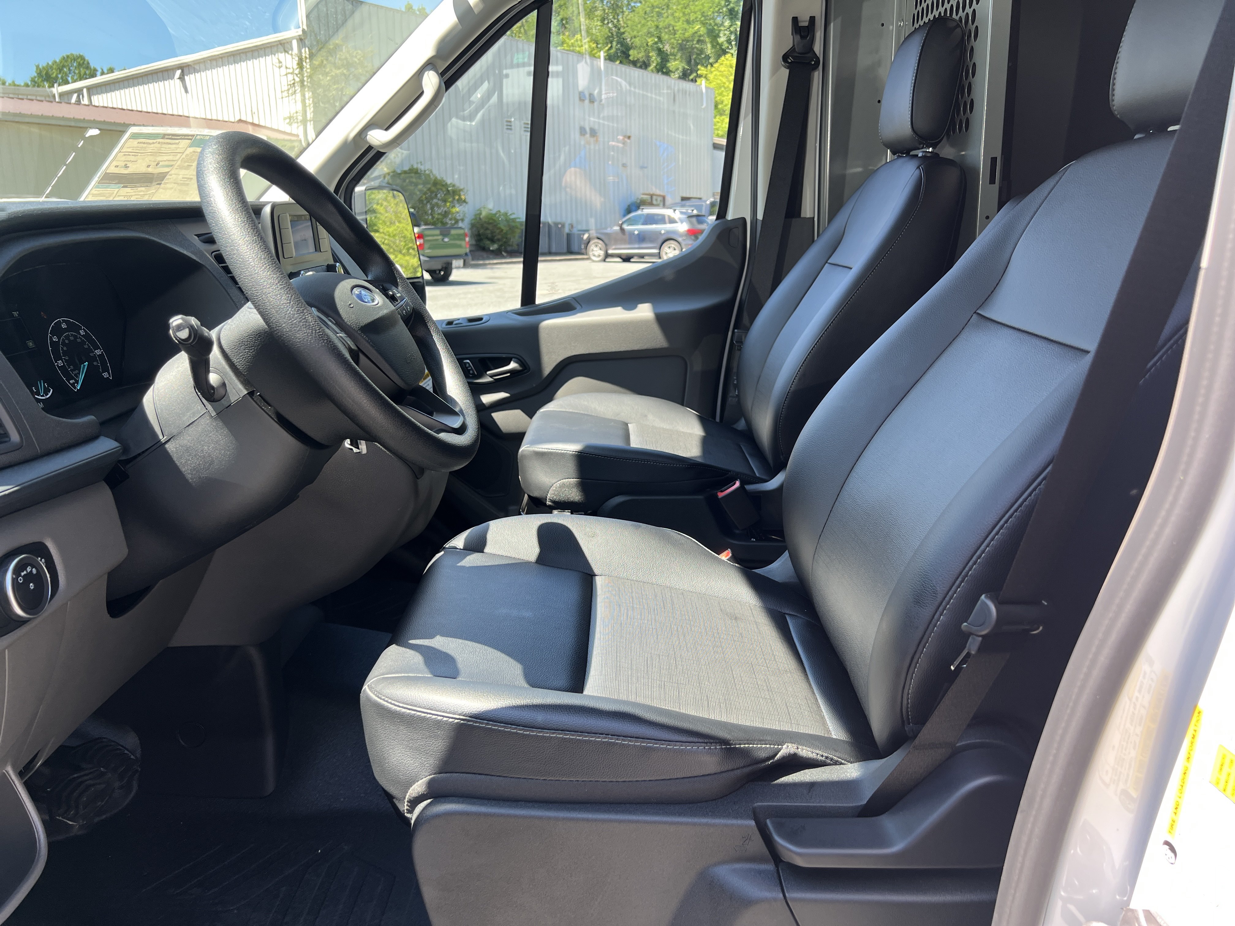 New 2024 Ford Transit 250 148 Medium Roof w/ Load Area Protection Package RWD image 11