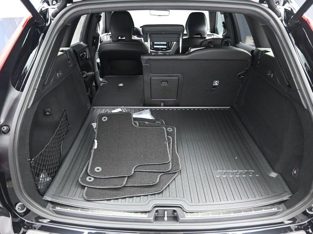 New 2026 Volvo XC60 B5 Ultra w/ Protection Package Premier image 24