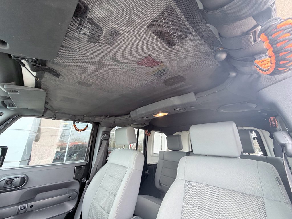 Used 2009 Jeep Wrangler Unlimited Rubicon w/ Dual Top Group image 11