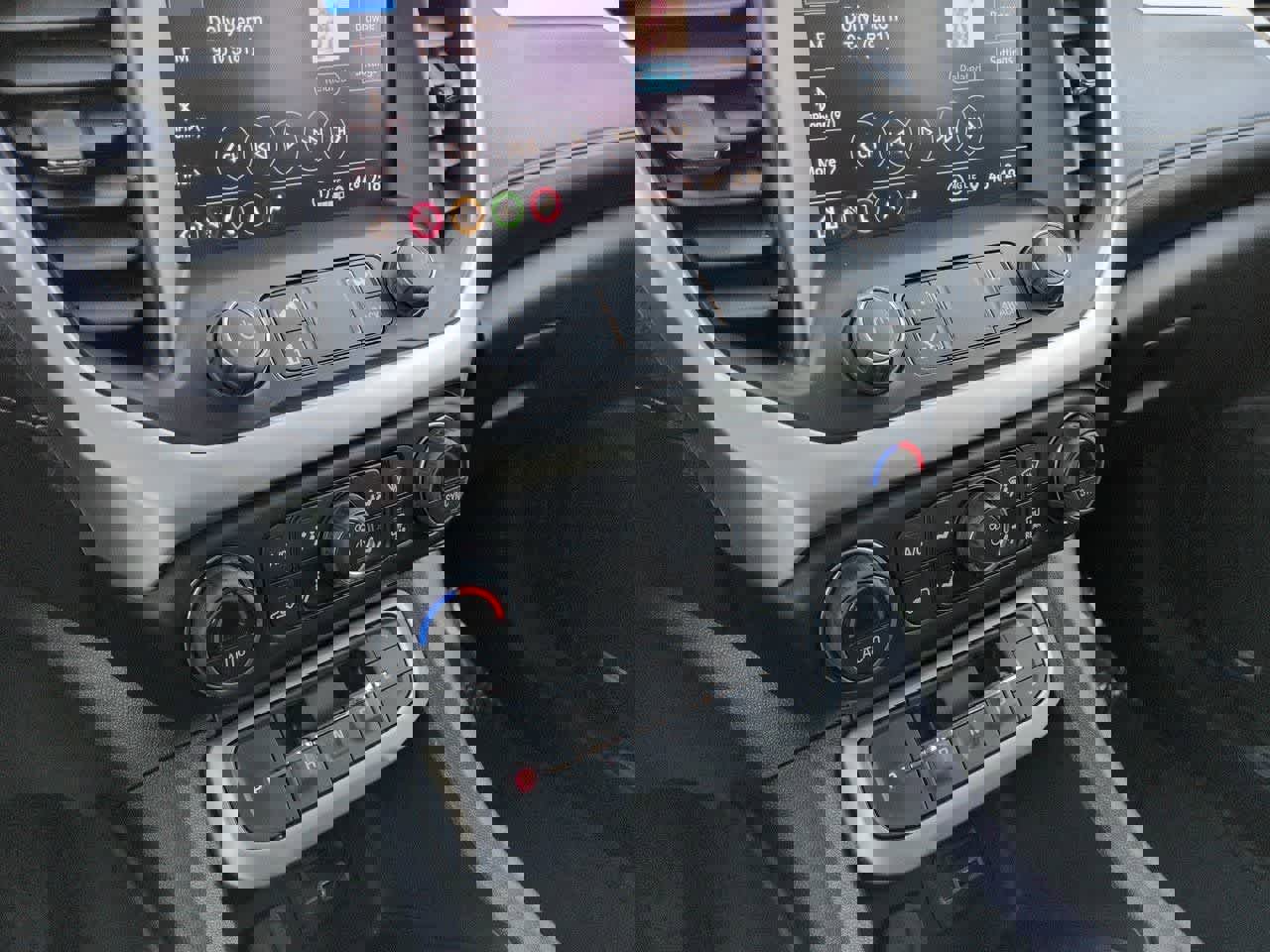 Used 2023 GMC Acadia SLT image 28