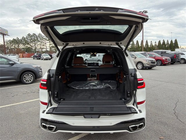 Used 2025 BMW X7 M60i image 18