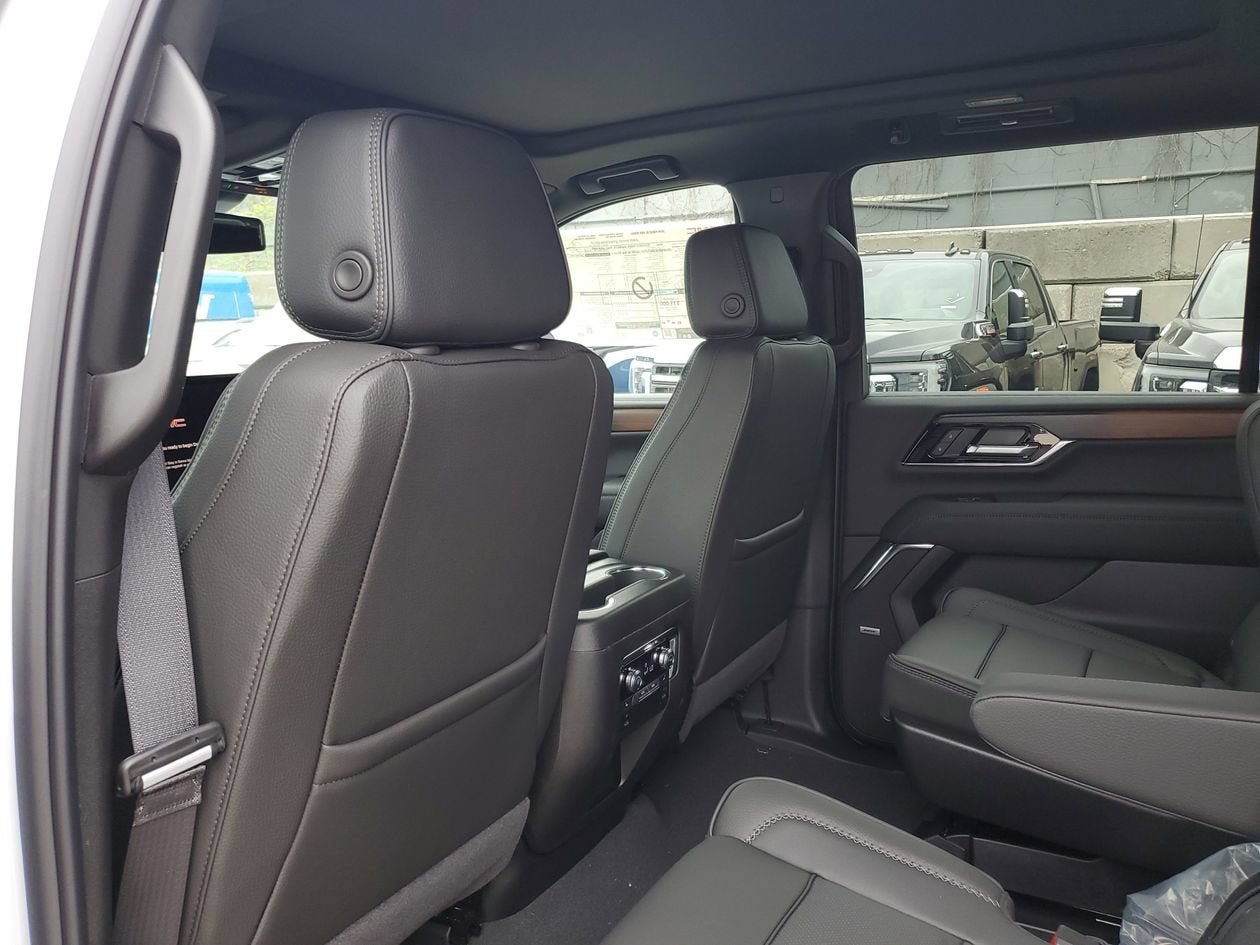 New 2026 GMC Yukon XL Denali w/ Sun & Power Step Package AWD/4WD image 10