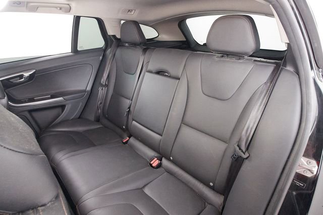 Used 2015 Volvo V60 T5 Cross Country Platinum w/ Climate Package image 23