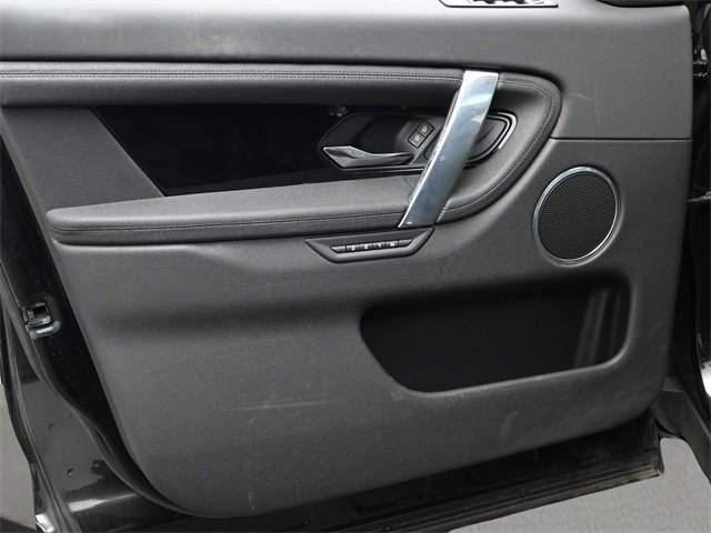 Used 2021 Land Rover Discovery Sport SE image 9