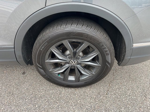 Used 2024 Volkswagen Tiguan SE image 31