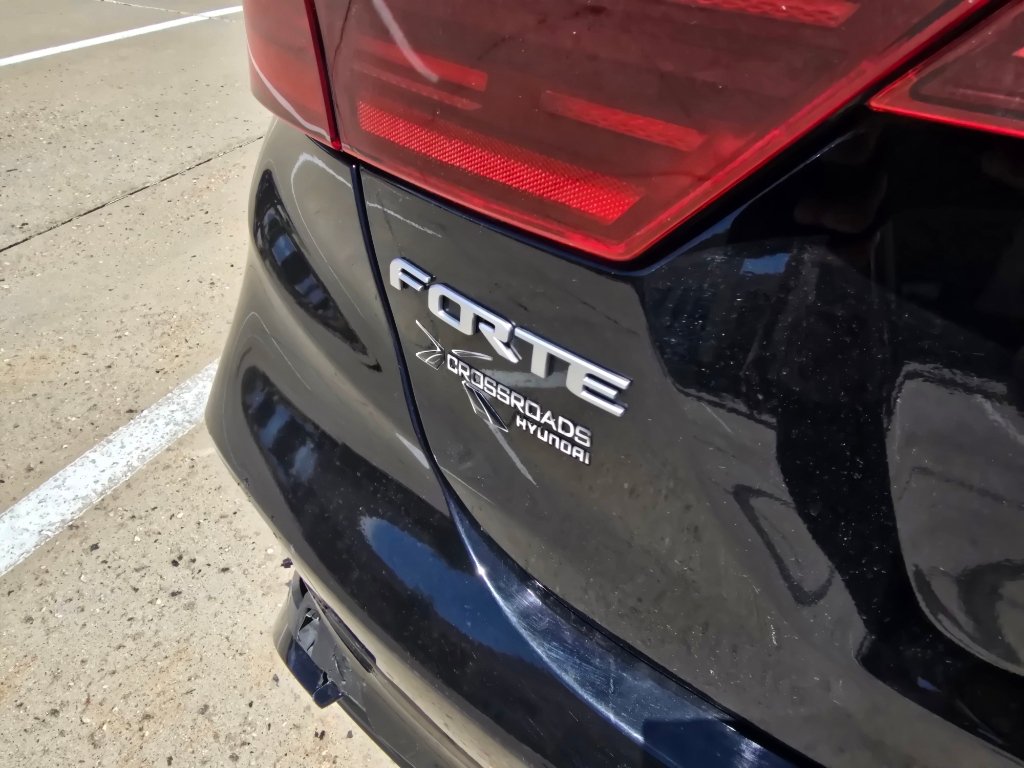 Used 2024 Kia Forte GT-Line FWD image 11