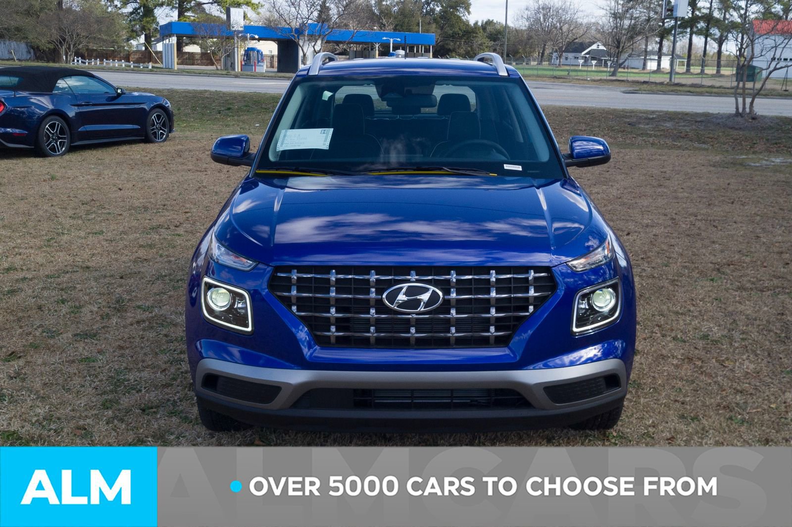 Used 2025 Hyundai Venue Limited image 3