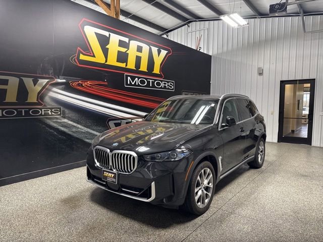Used 2024 BMW X5 xDrive40i w/ Premium Package image 1