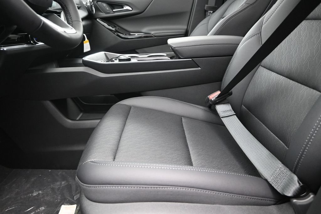 New 2026 Chevrolet Equinox LT w/ Convenience Package II FWD image 13