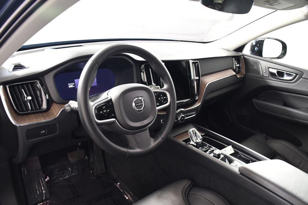 Used 2023 Volvo XC60 B6 Ultimate AWD/4WD image 12