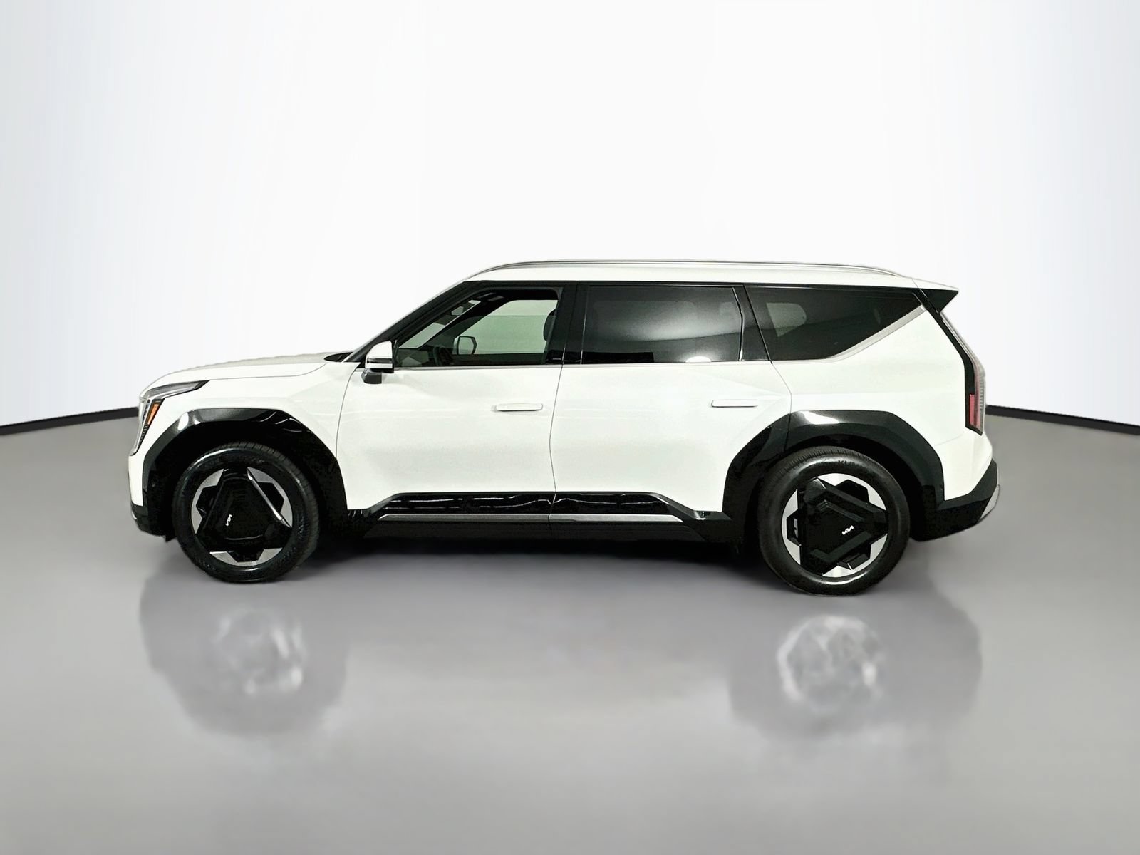 Used 2024 Kia EV9 Land AWD/4WD image 4