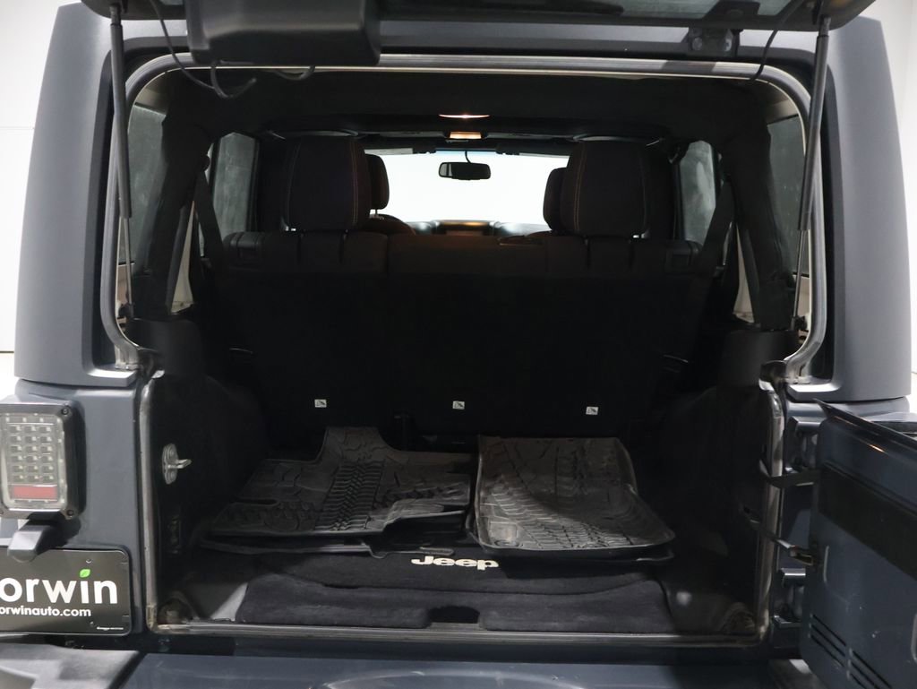 Used 2016 Jeep Wrangler Unlimited Sahara image 18