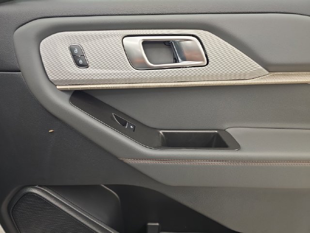 New 2026 Ford Explorer Active AWD/4WD image 12