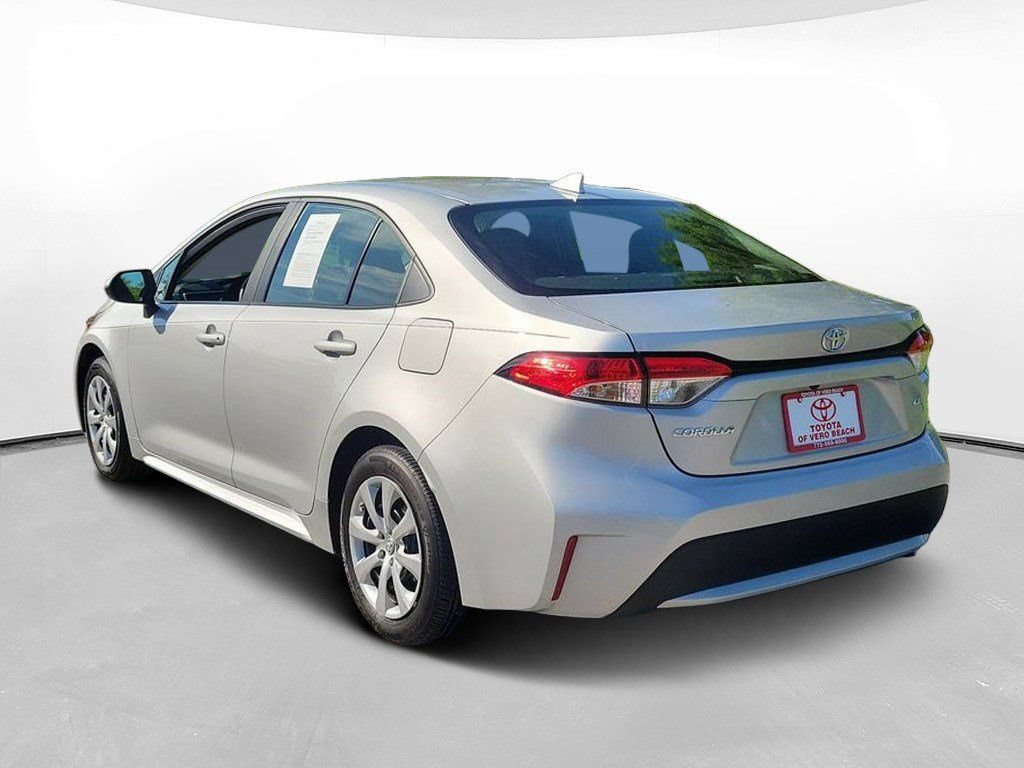 Certified 2022 Toyota Corolla LE FWD image 6
