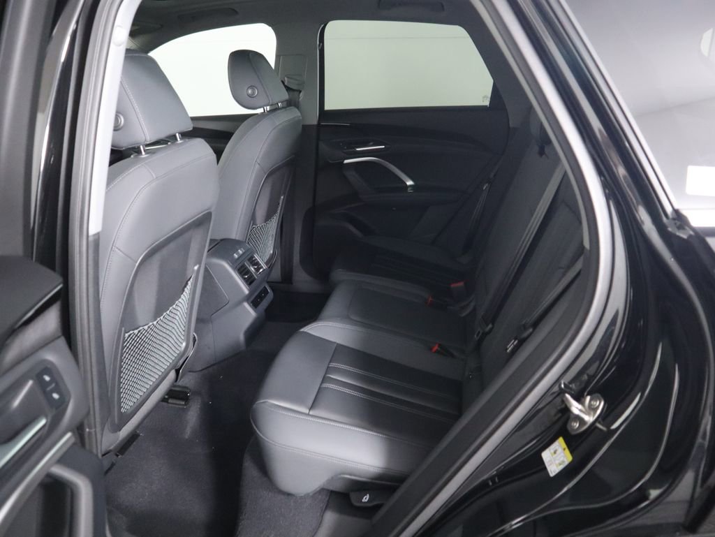 Used 2025 Audi Q5 Premium w/ Convenience Package image 24