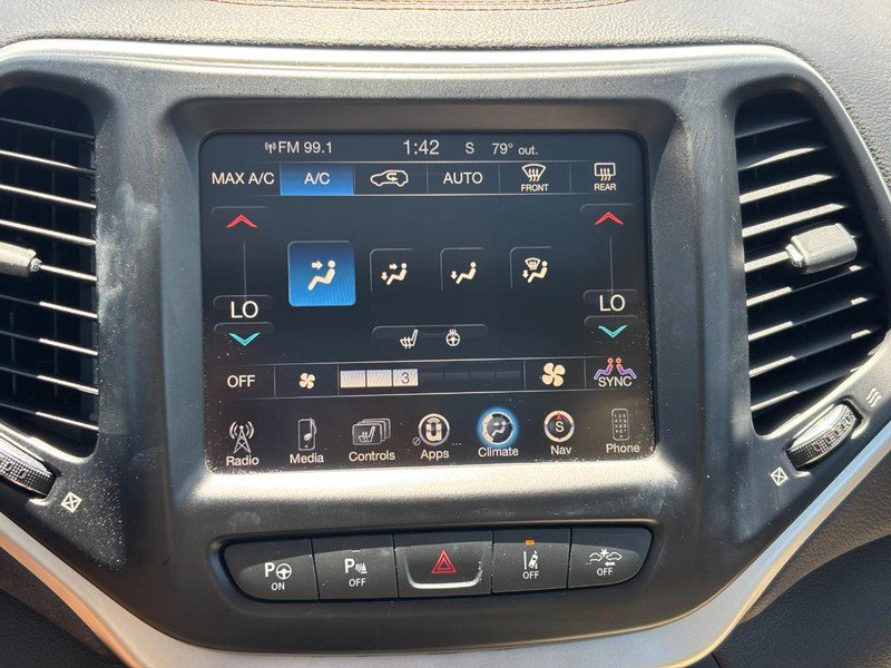Used 2017 Jeep Cherokee Limited w/ Technology Group FWD image 20