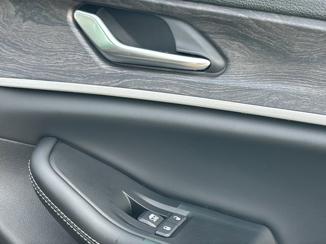 New 2025 Jeep Grand Cherokee L Limited w/ Luxury Tech Group II image 39