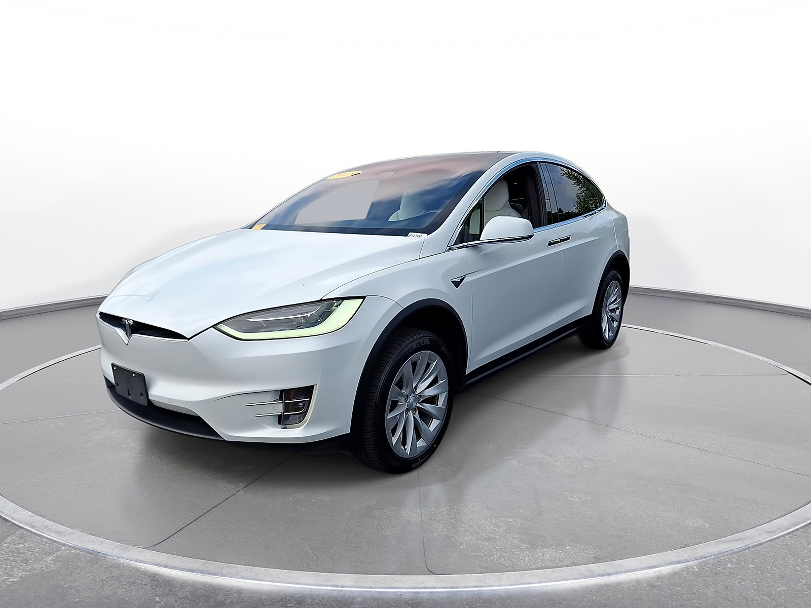 Used 2018 Tesla Model X 75D AWD/4WD image 4