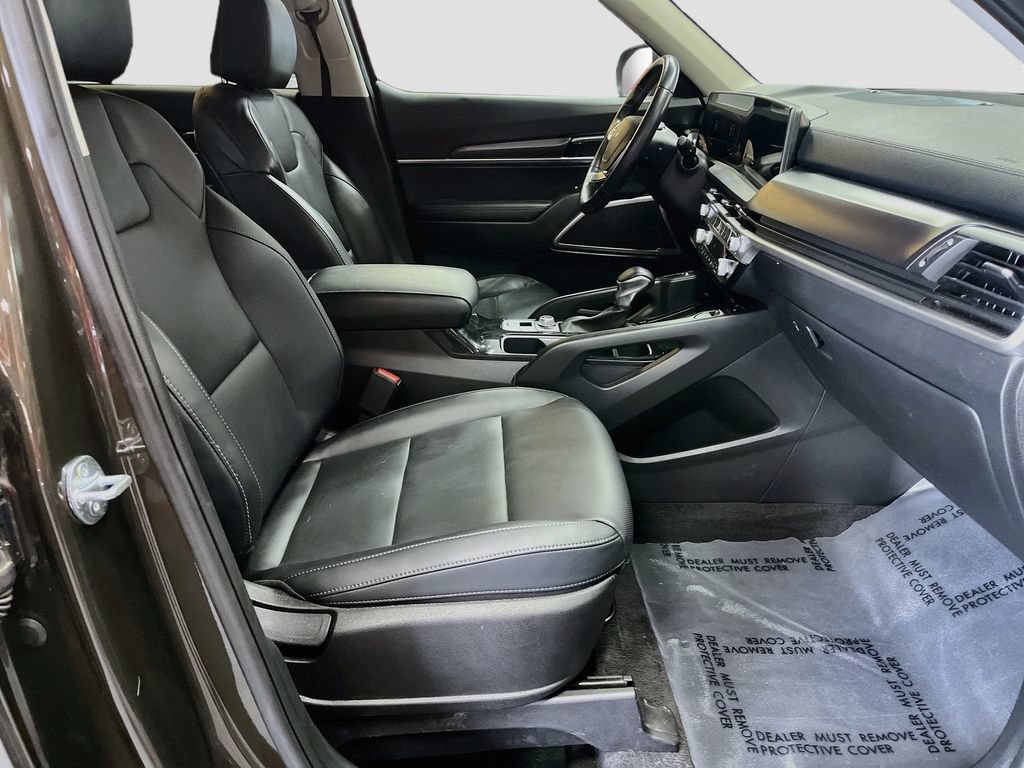 Used 2023 Kia Telluride S AWD/4WD image 29