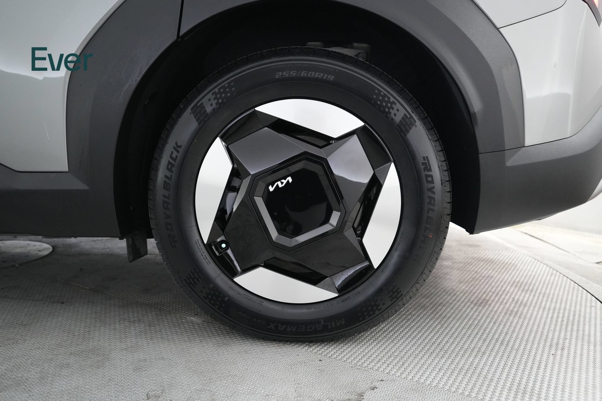 Used 2024 Kia EV9 Light Long Range RWD image 9