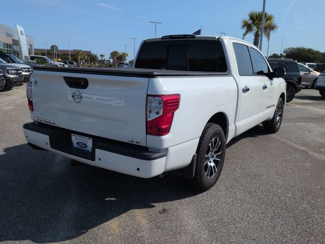 Used 2020 Nissan Titan SV w/ SV Convenience Package RWD image 4