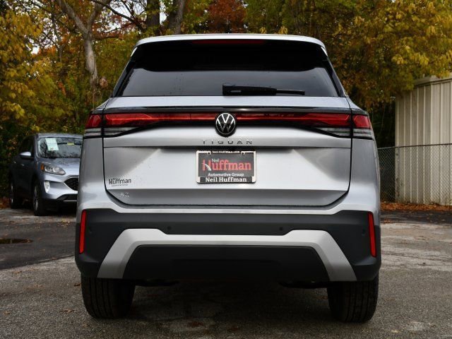 New 2026 Volkswagen Tiguan SE FWD image 6