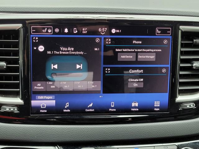 Used 2022 Chrysler Pacifica Touring-L image 18