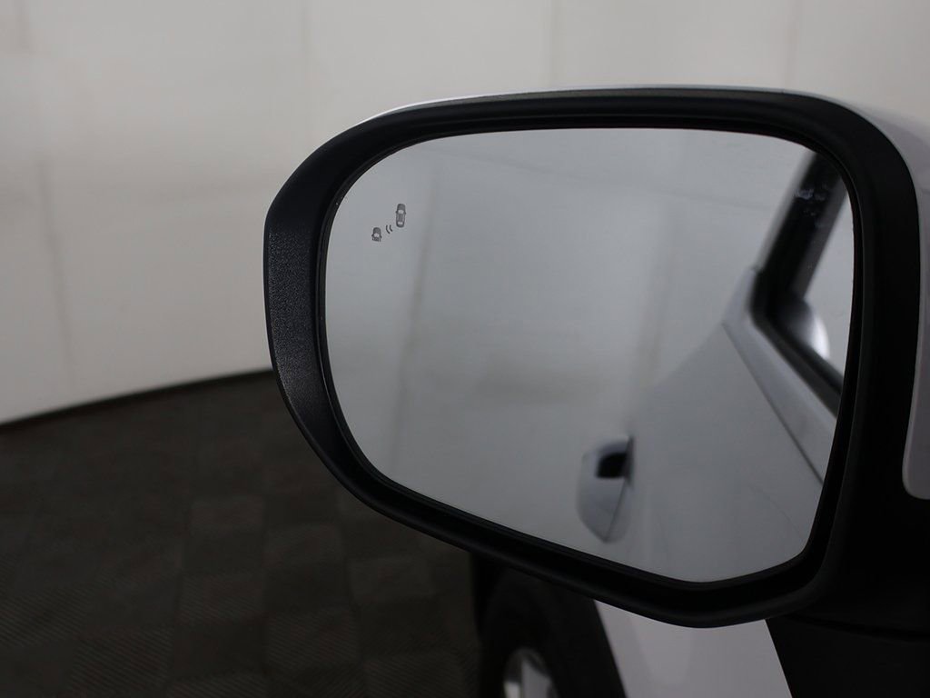 Used 2022 Kia Telluride LX image 32