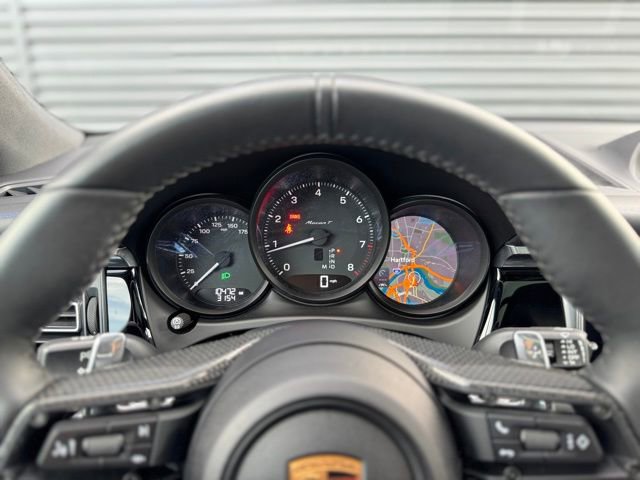 Certified 2025 Porsche Macan Turbo image 24