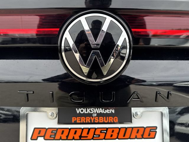 New 2026 Volkswagen Tiguan SE R-Line FWD image 32