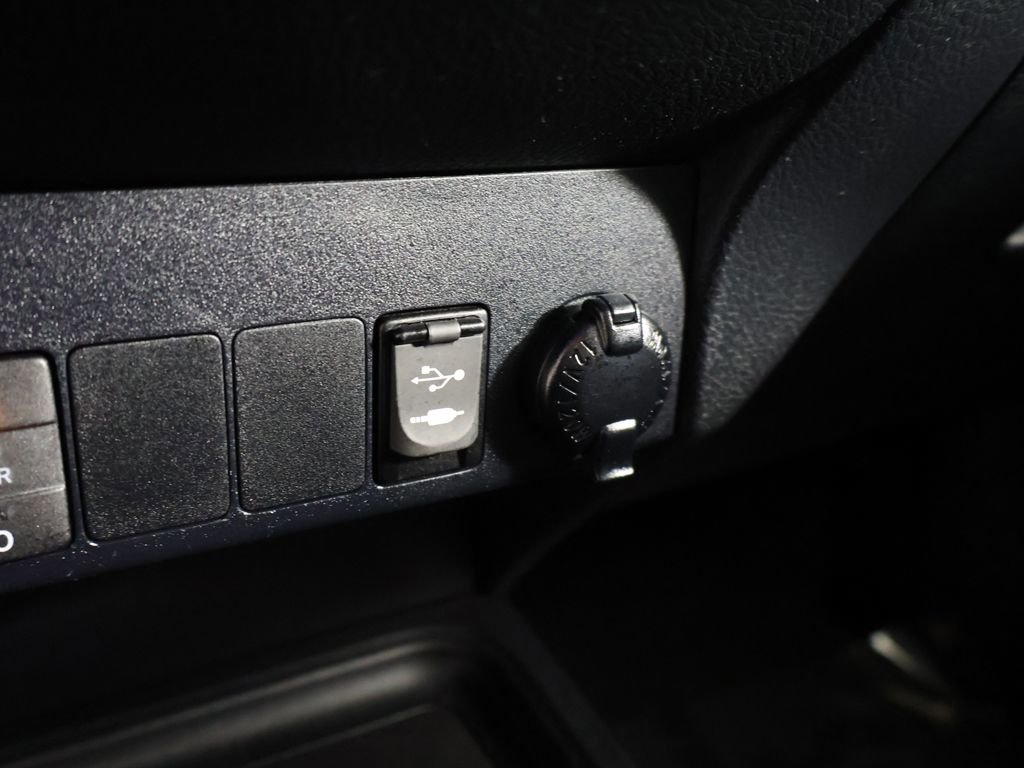 Used 2018 Toyota RAV4 SE w/ All Weather Liner Package image 48