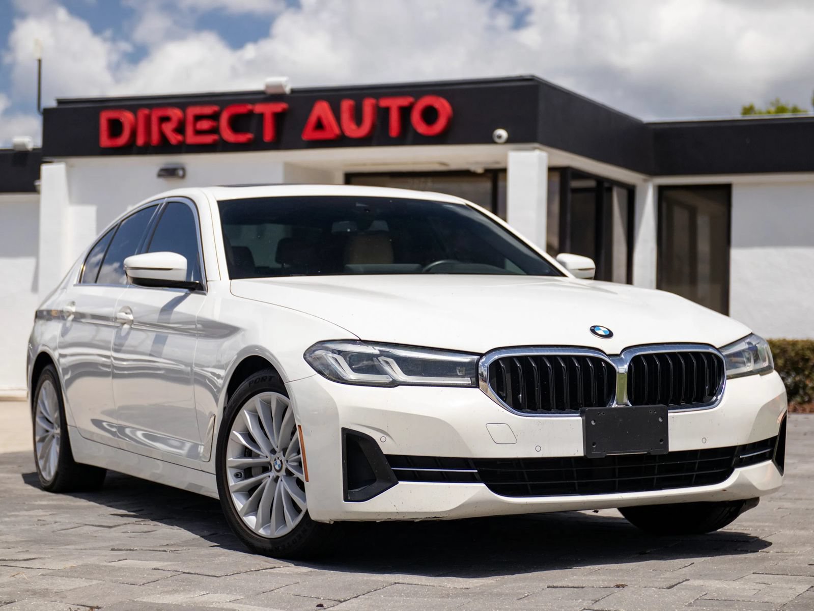 Used 2021 BMW 530i xDrive w/ Convenience Package AWD/4WD image 1