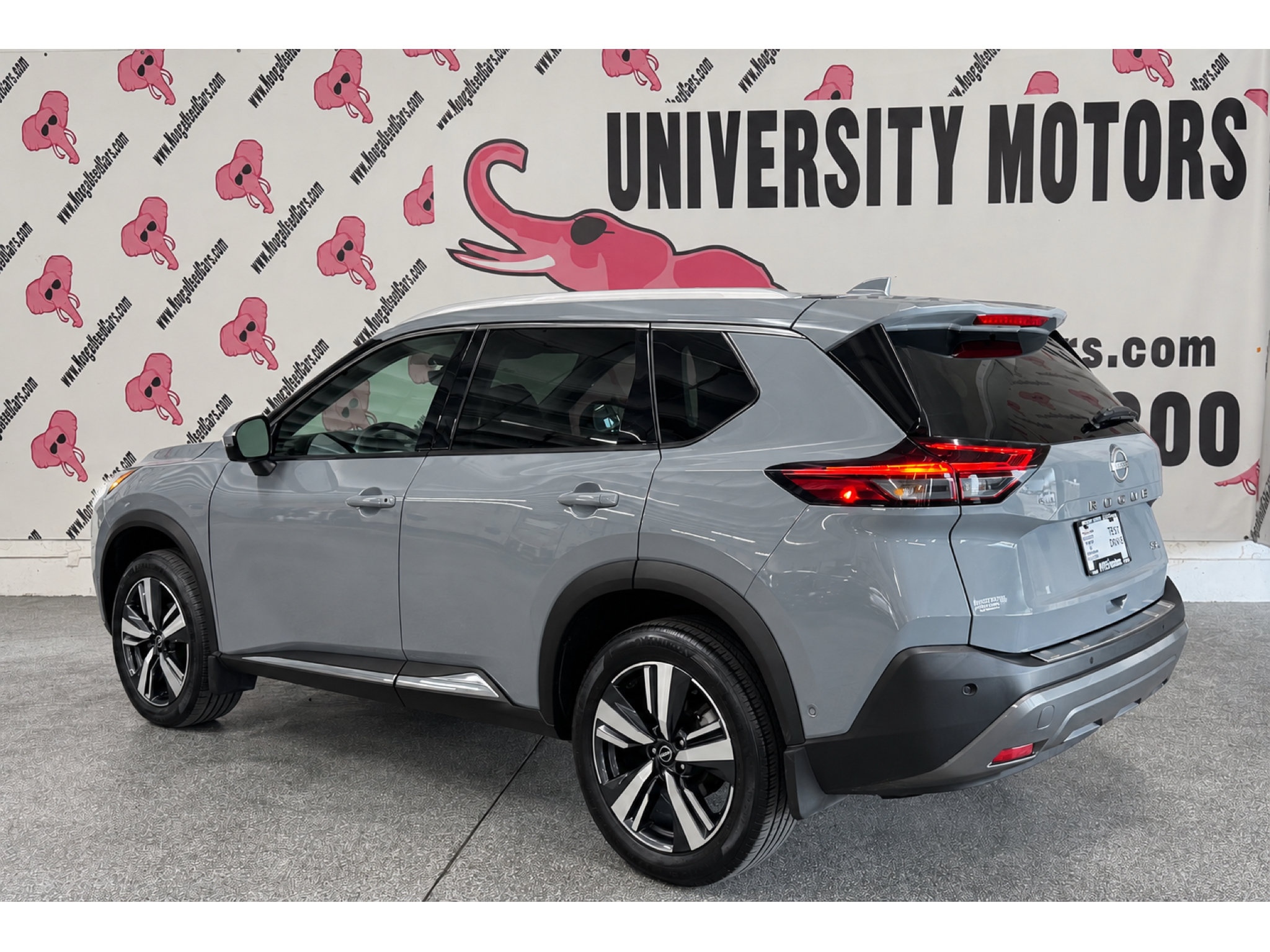 Used 2023 Nissan Rogue SL w/ SL Premium Package FWD image 11