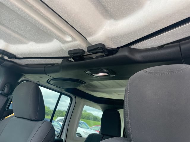 Used 2018 Jeep Wrangler Unlimited Sport AWD/4WD image 27