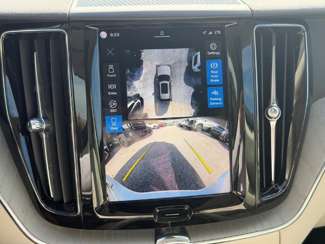Certified 2024 Volvo XC60 B5 Plus w/ Protection Package AWD/4WD image 25
