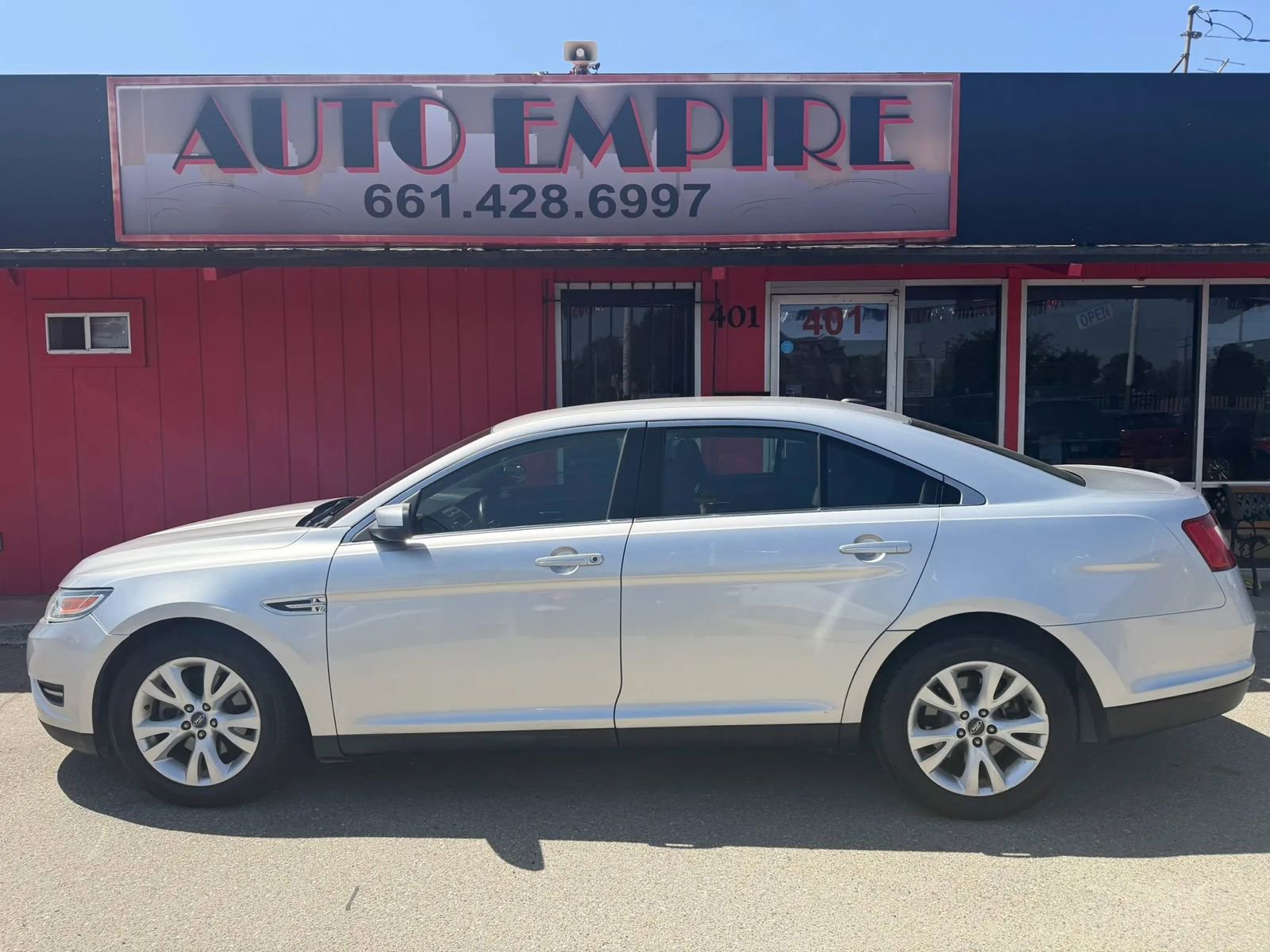 Used 2012 Ford Taurus SEL image 1