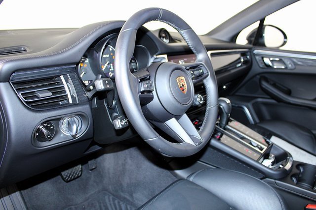 Used 2024 Porsche Macan GTS image 4