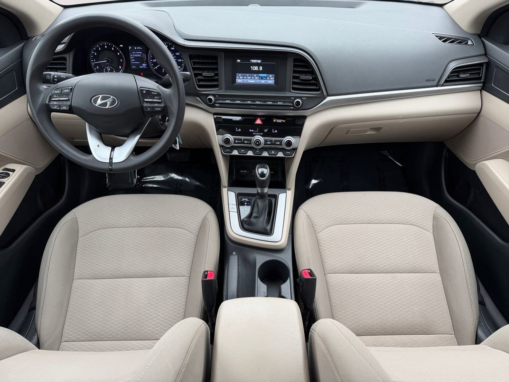 Used 2020 Hyundai Elantra SE w/ Cargo Package (C1) image 16