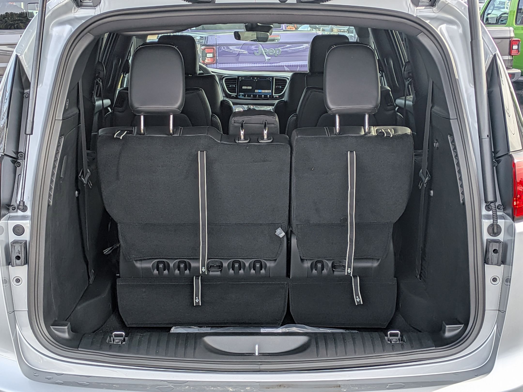 New 2026 Chrysler Voyager LX image 31