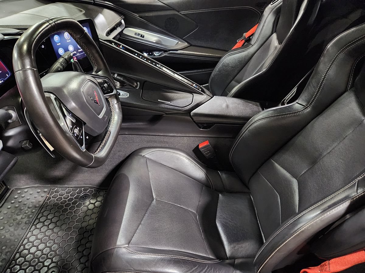 Used 2021 Chevrolet Corvette Stingray Coupe w/ Z51 Performance Package RWD image 29