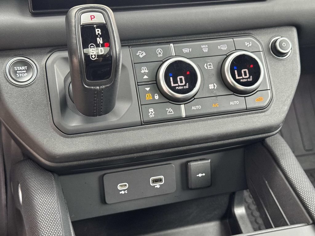 Certified 2022 Land Rover Defender 90 V8 AWD/4WD image 22