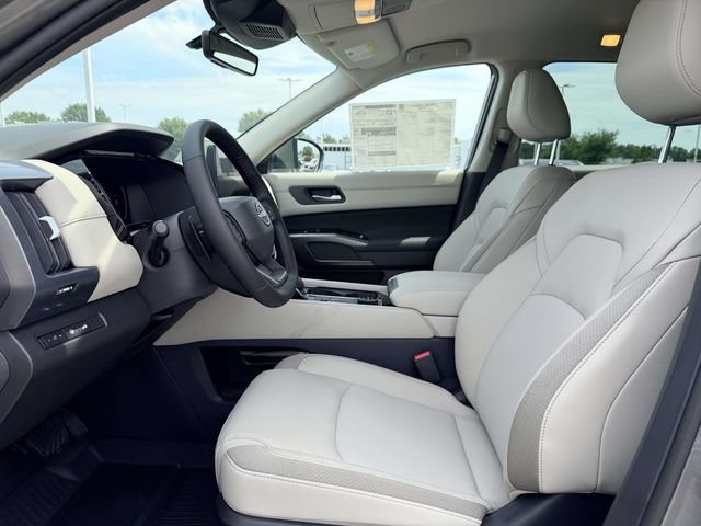 New 2026 Nissan Pathfinder SL AWD/4WD image 16