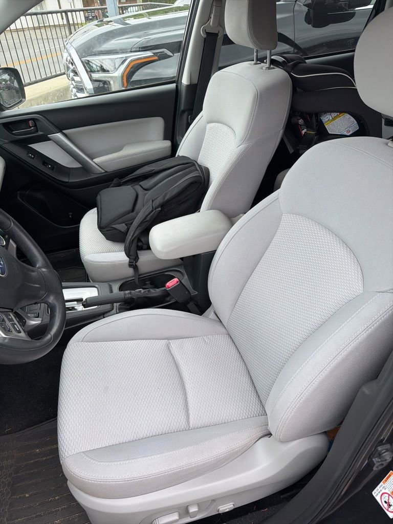 Used 2015 Subaru Forester 2.5i Premium w/ All-Weather Package AWD/4WD image 4