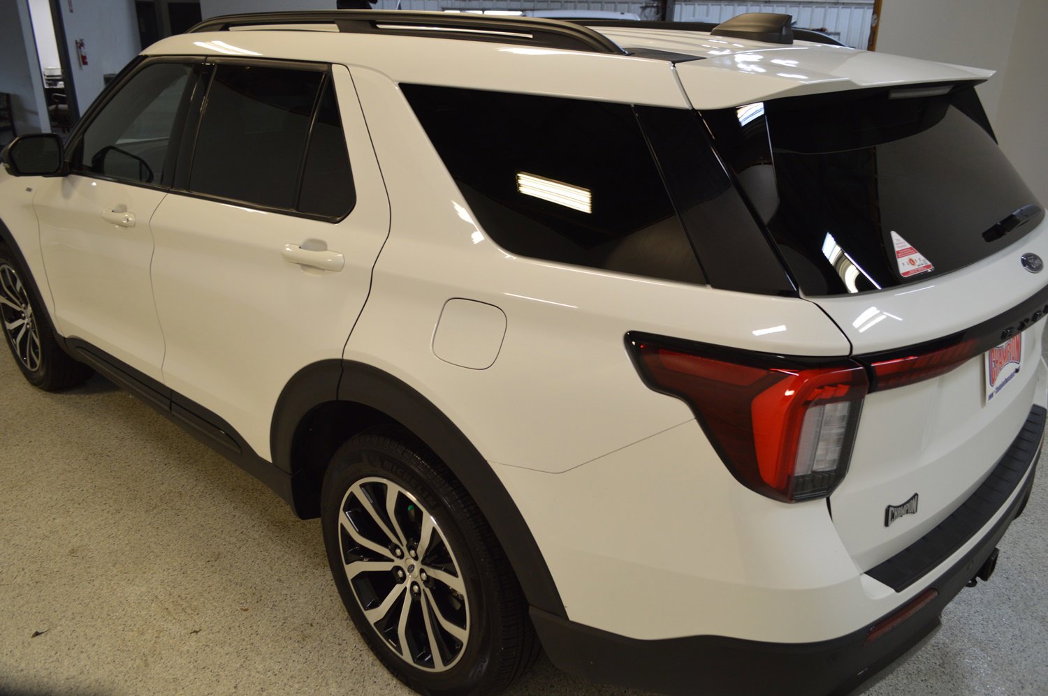 Certified 2025 Ford Explorer ST-Line image 5