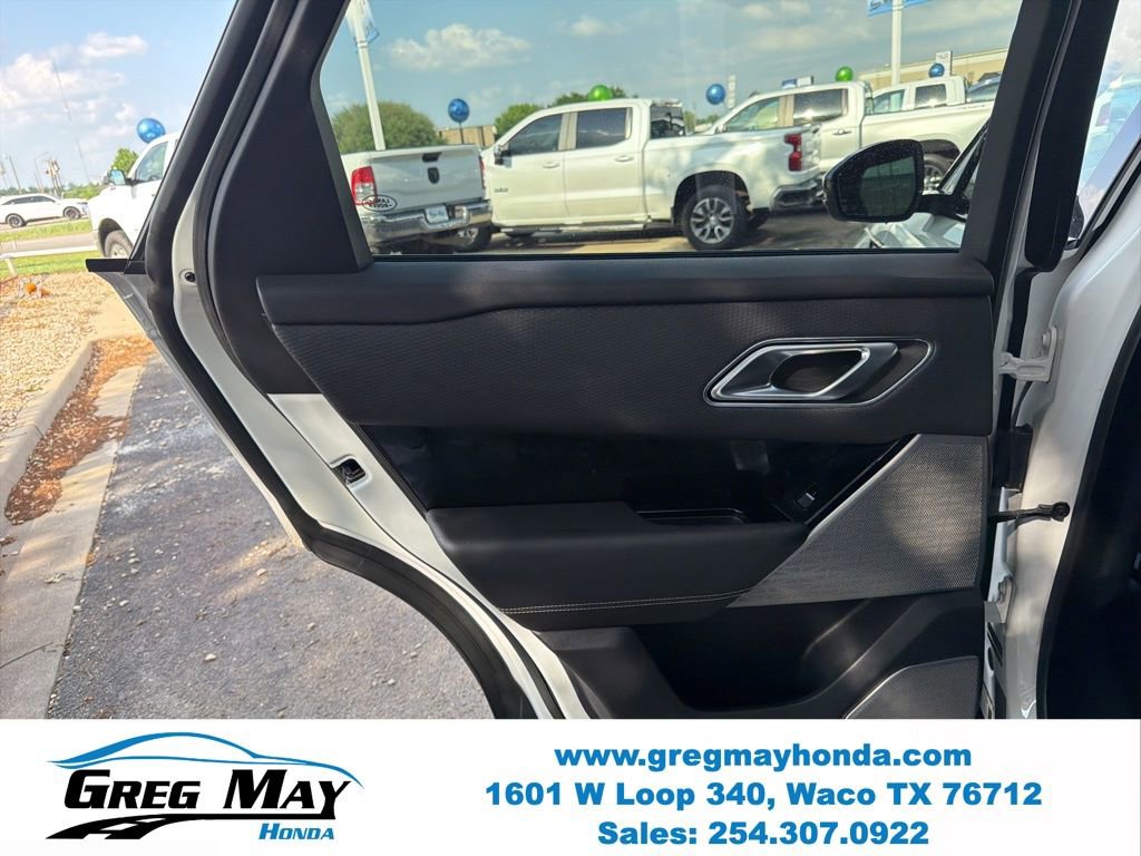 Used 2019 Land Rover Range Rover Velar R-Dynamic SE image 23