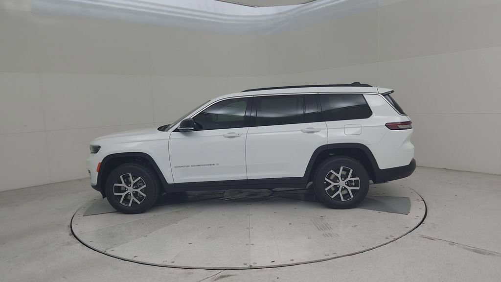 New 2025 Jeep Grand Cherokee L Limited w/ Trailer Tow Package image 9