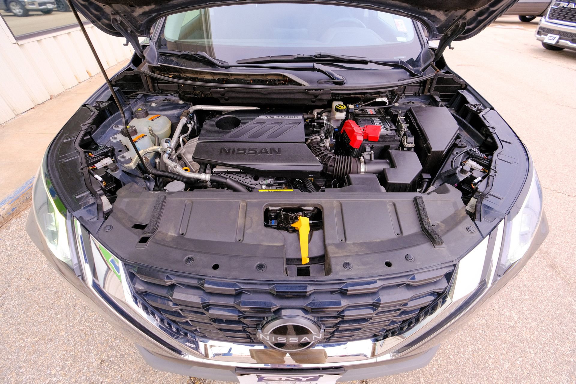 Used 2023 Nissan Rogue SV image 40