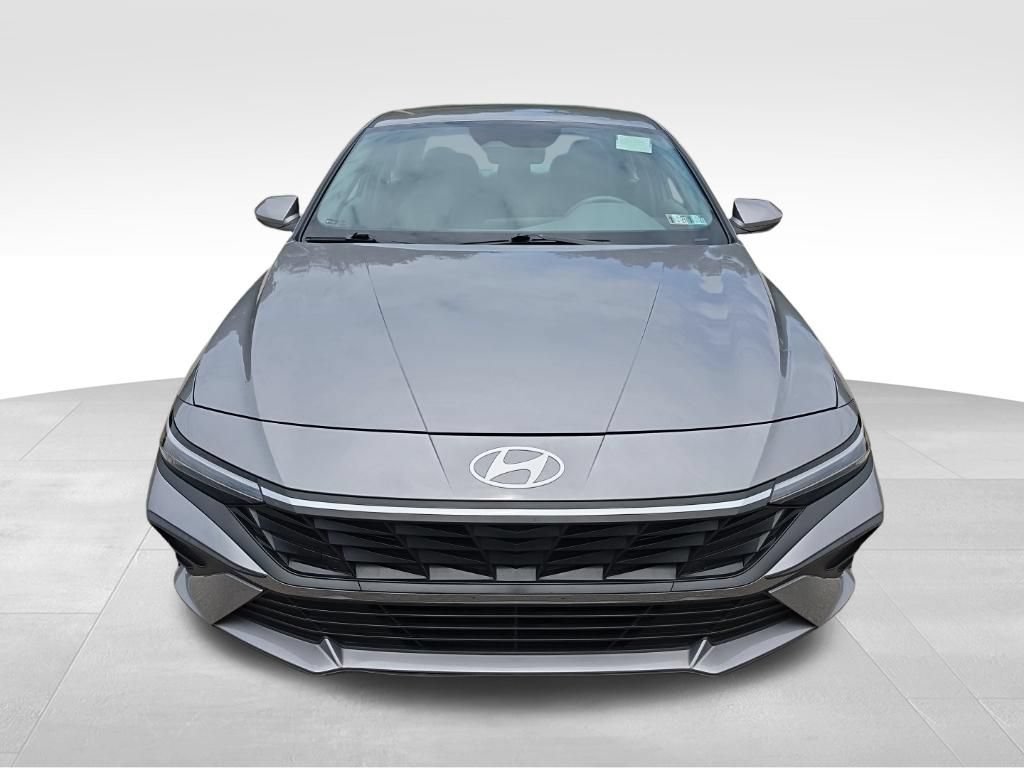 Used 2024 Hyundai Elantra SEL FWD image 2