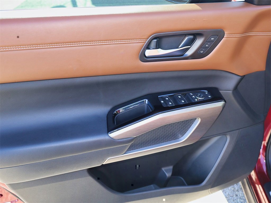 Used 2023 Nissan Pathfinder Platinum w/ Cargo Package image 16